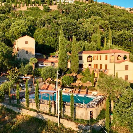 Madonna Del Poggio Cav Aparthotel Scarlino Bagian luar foto
