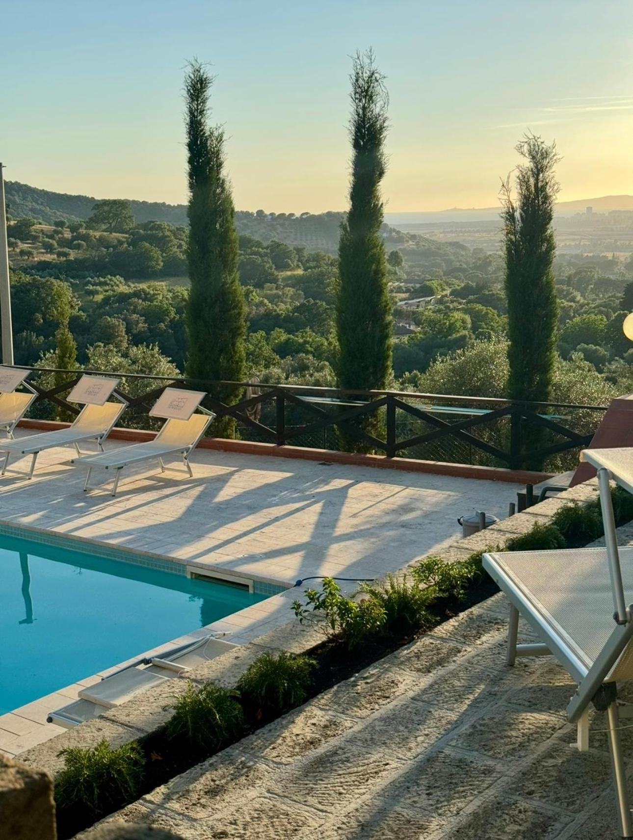 Madonna Del Poggio Cav Aparthotel Scarlino Bagian luar foto