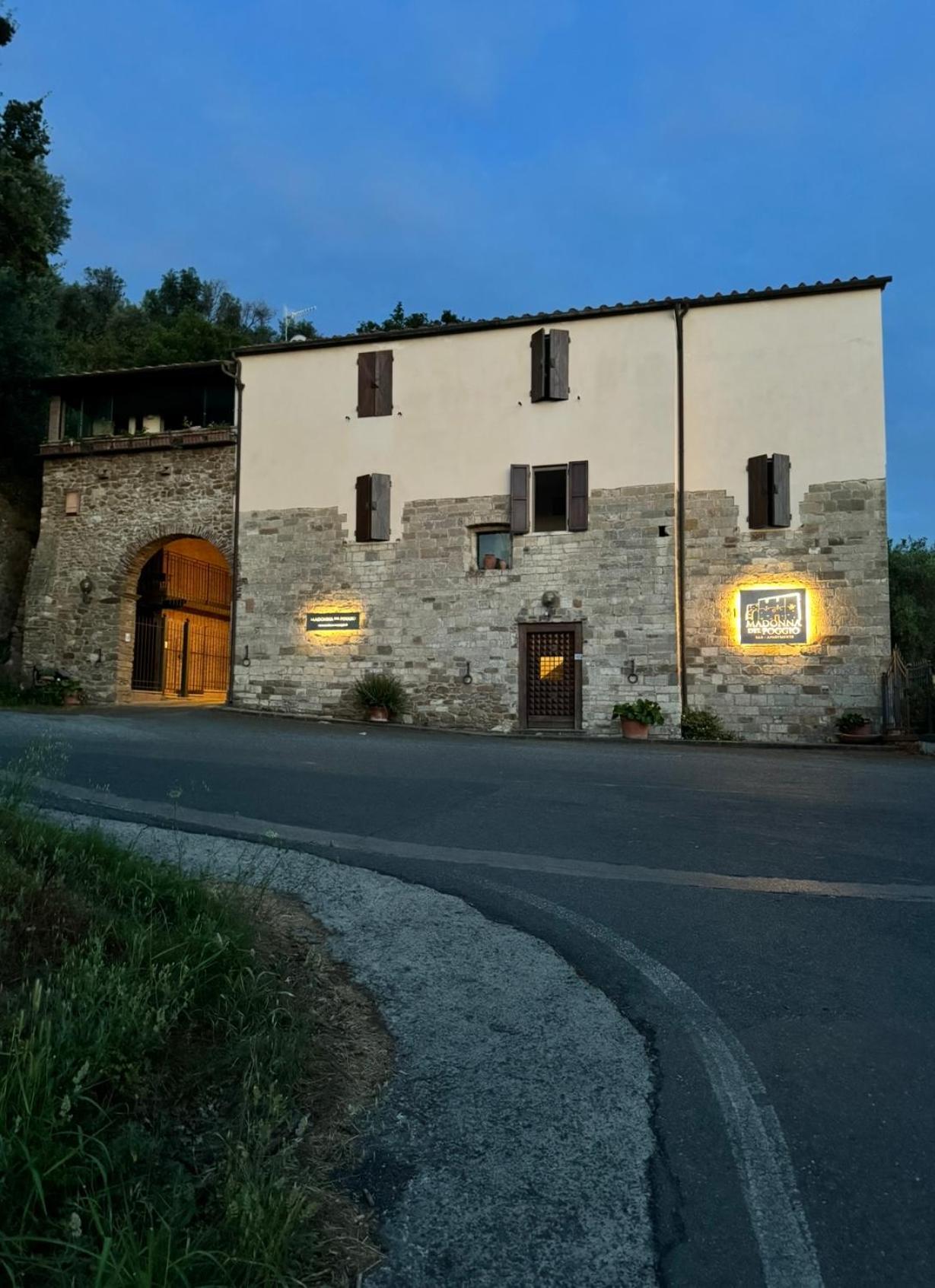 Madonna Del Poggio Cav Aparthotel Scarlino Bagian luar foto