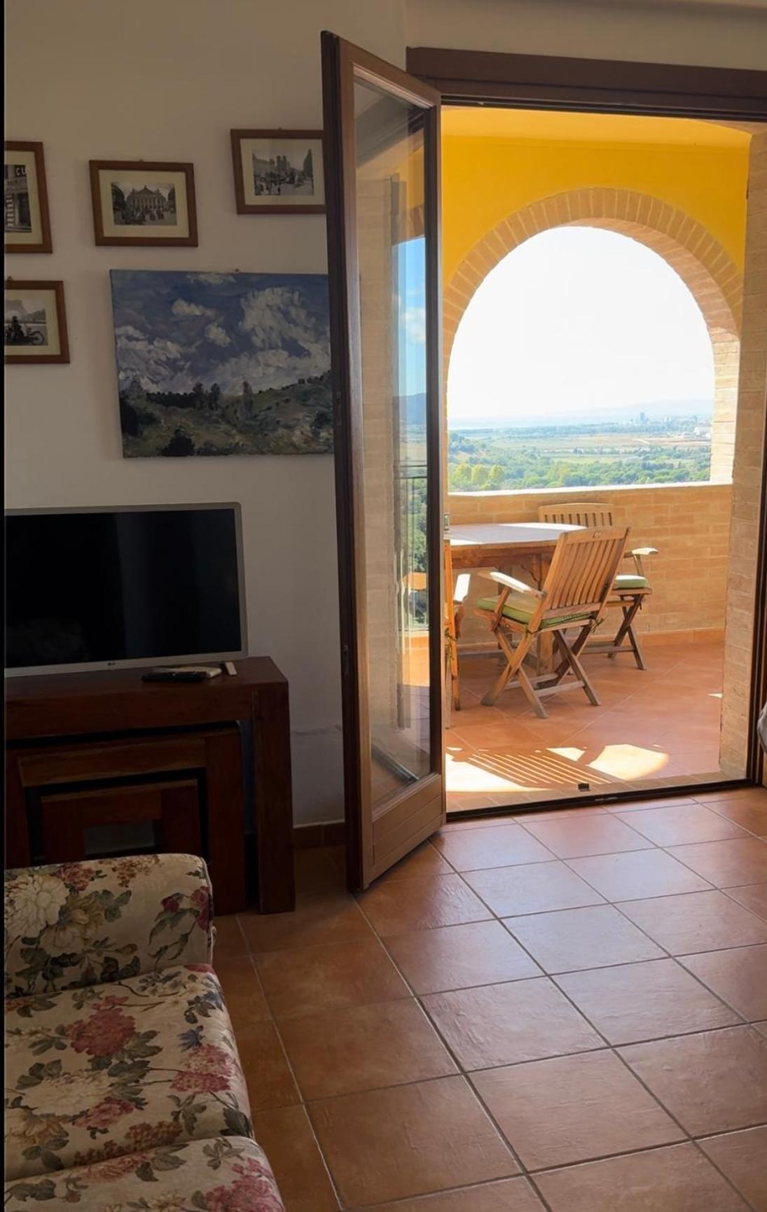 Madonna Del Poggio Cav Aparthotel Scarlino Bagian luar foto
