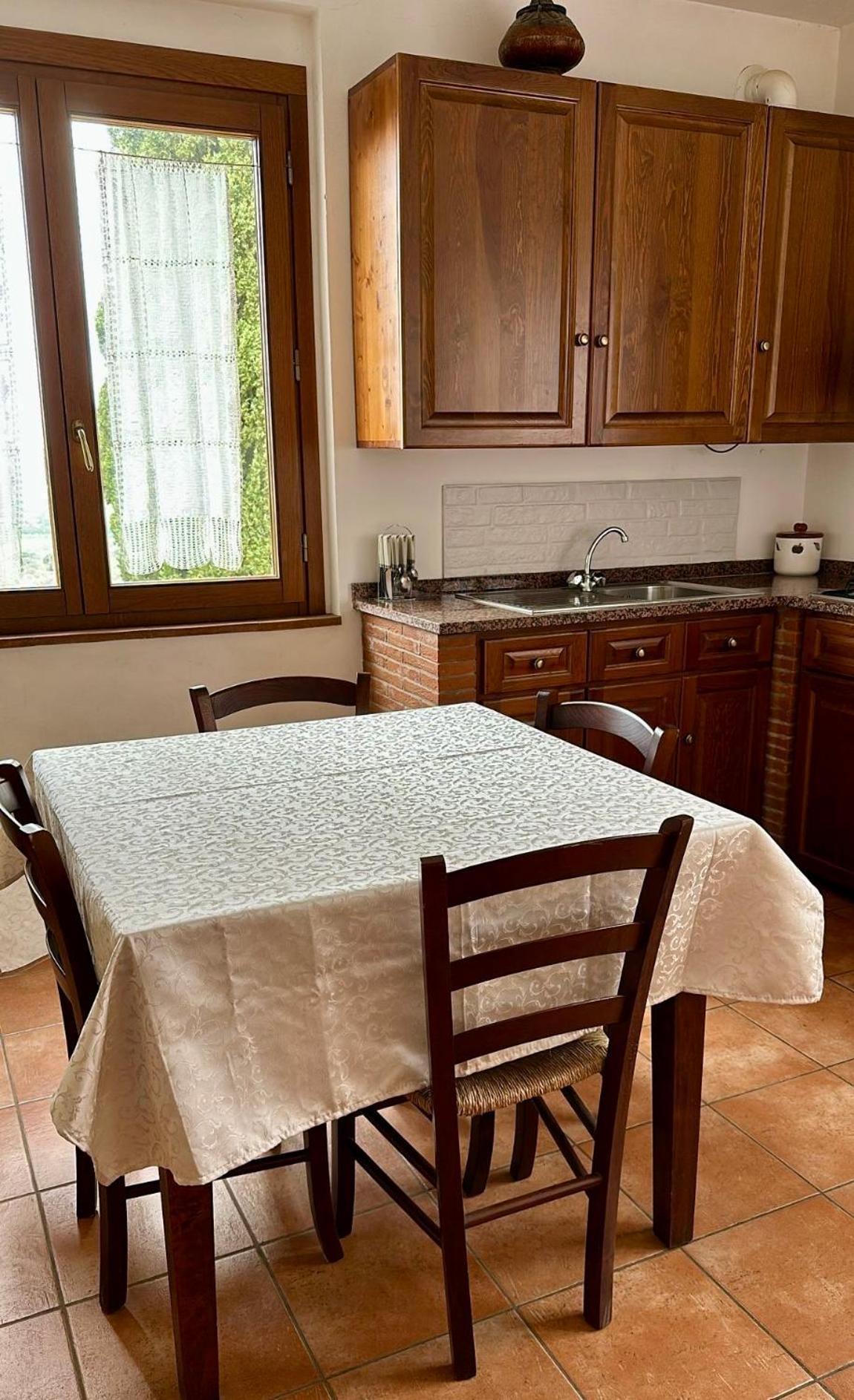 Madonna Del Poggio Cav Aparthotel Scarlino Bagian luar foto